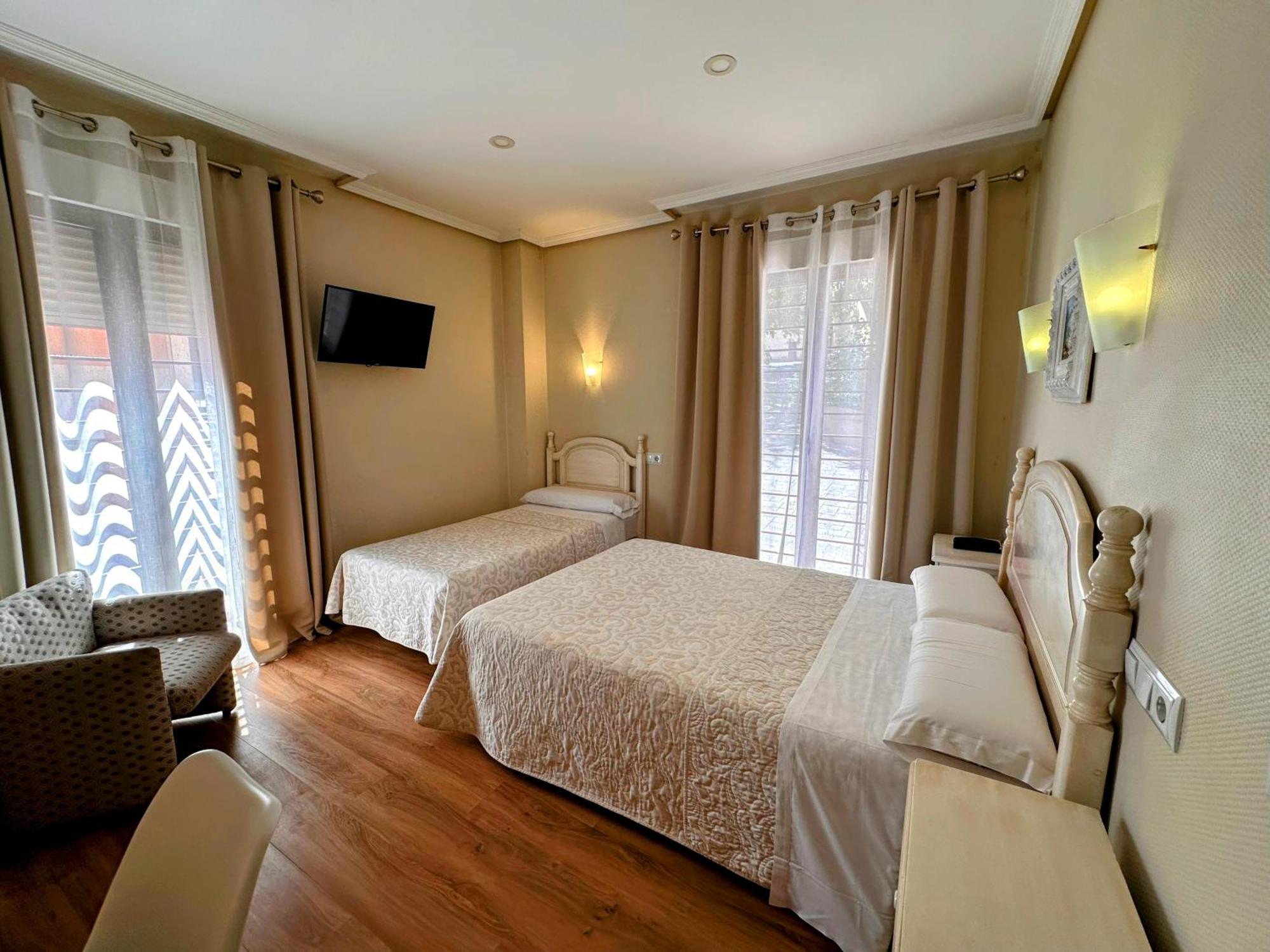 Hostal Toledo — Photos 3