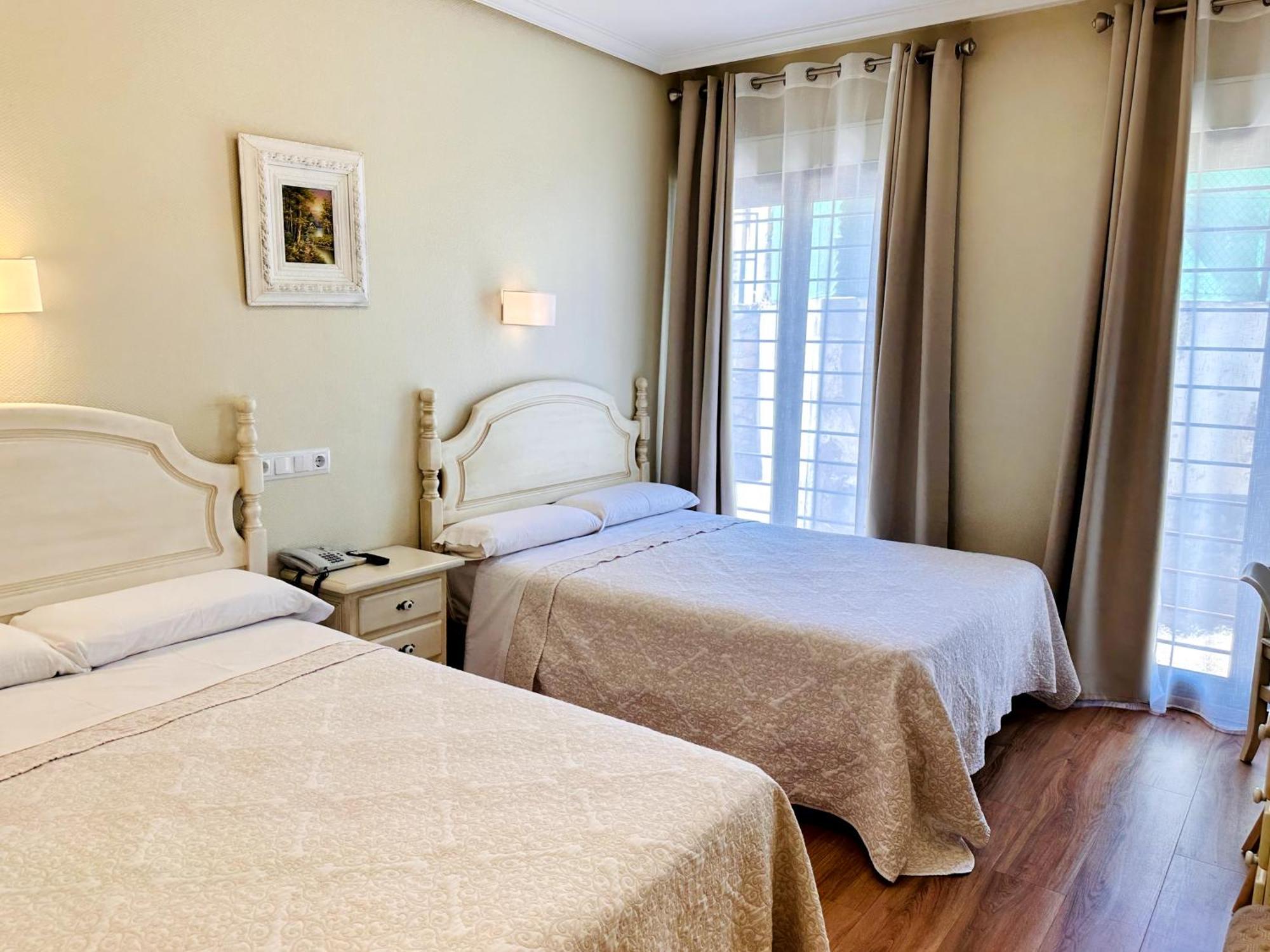 Hostal Toledo — Photos 2